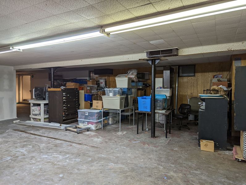 File:Basement-junk-2.jpg
